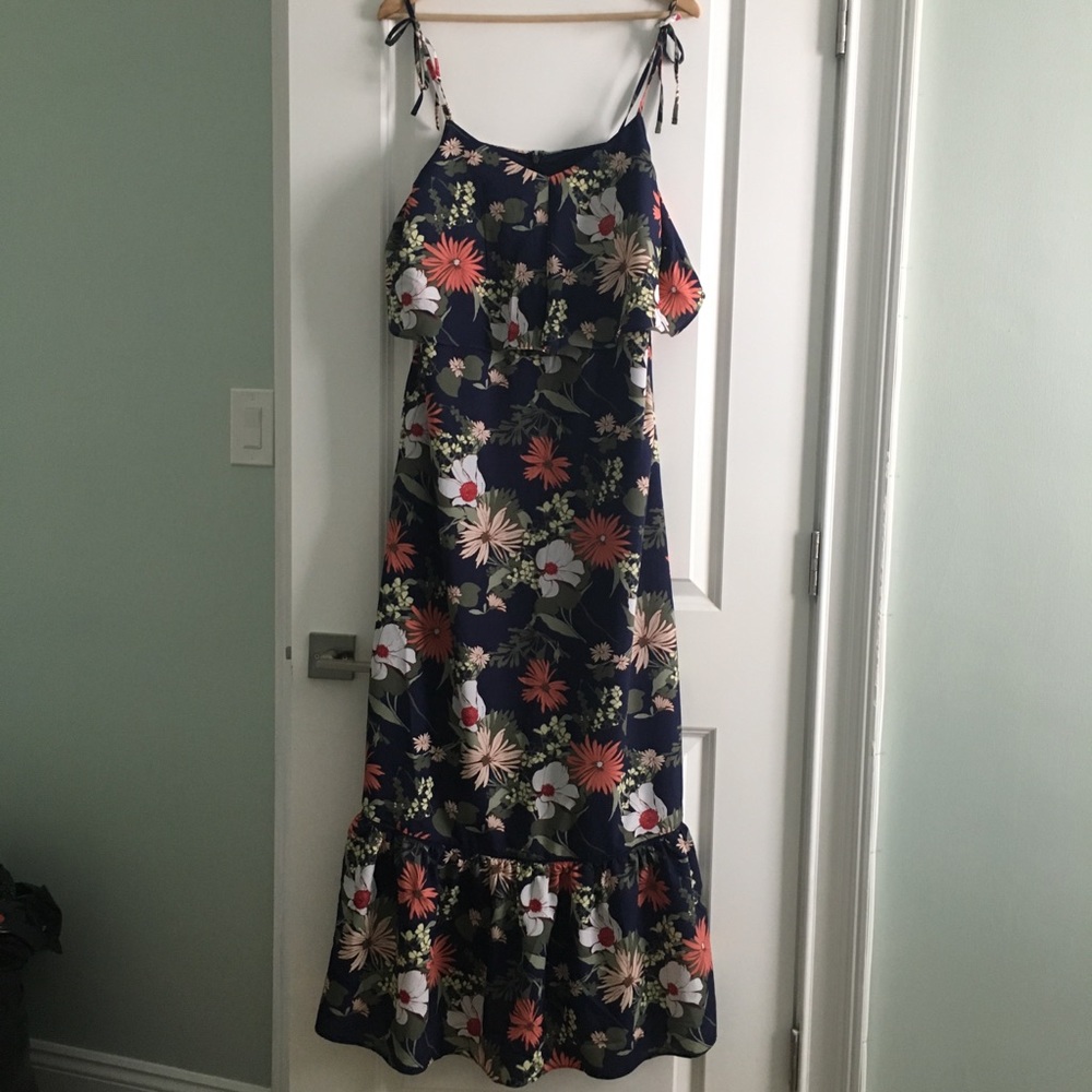 MOVING SALE! NWT!  BR maxi dress.